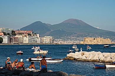 《Apex英雄》第十赛季新英雄希尔角色预告 中字